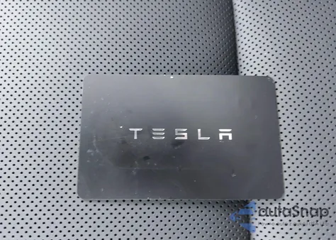 2026 Tesla Model Y Long Range Dual Motor All-Wheel Drive from USA, damaged, VIN 7SAYGDED0TA452117
